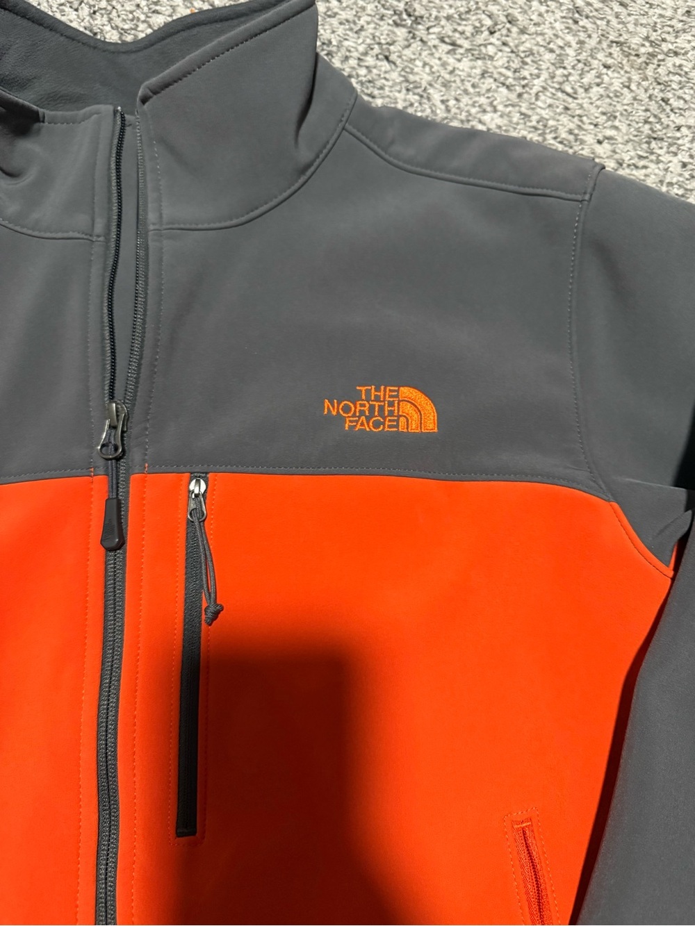 Men’s The North Face jacket - Picture 2 of 11